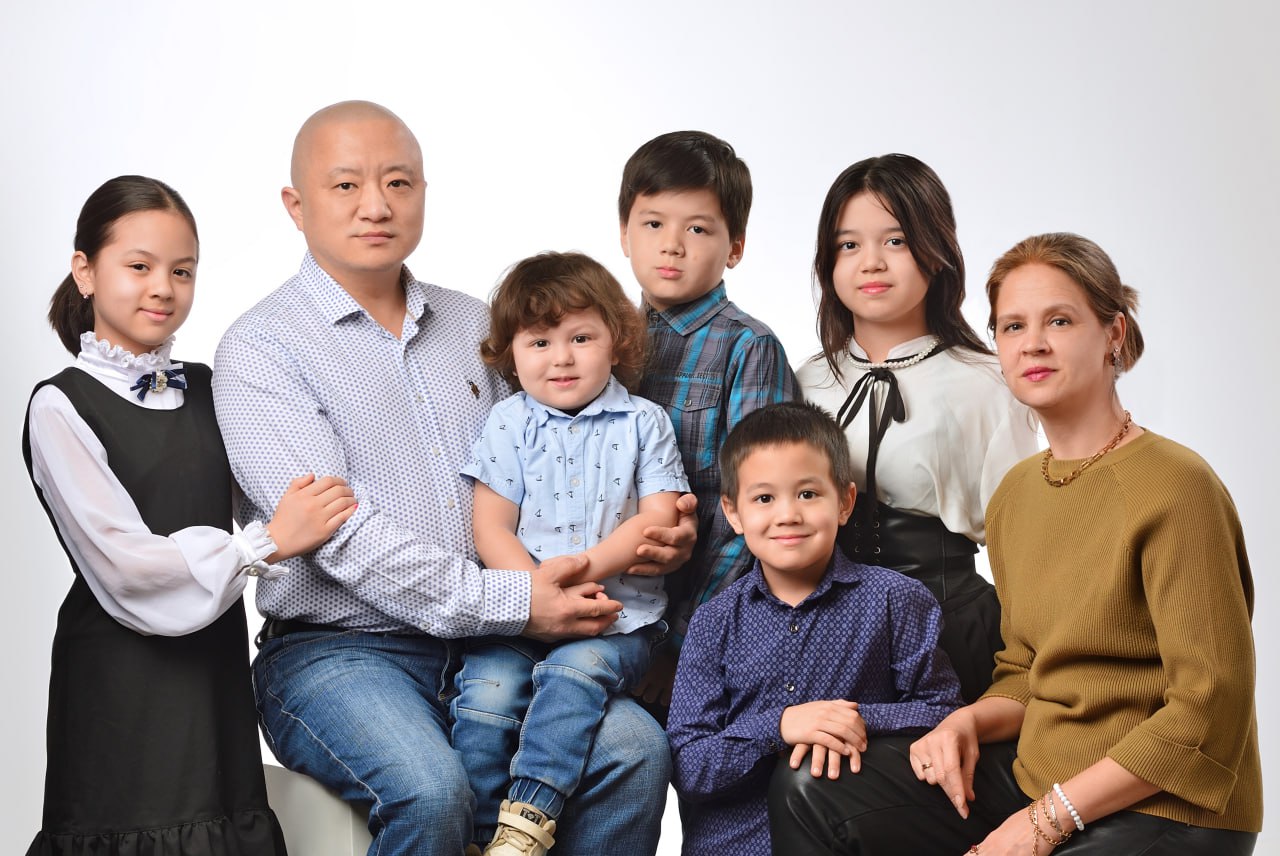 Многодетная семья из Саратова отмечена медалью ордена «Родительская слава»